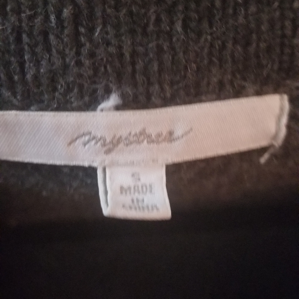 Sweater - Picture 2 of 4